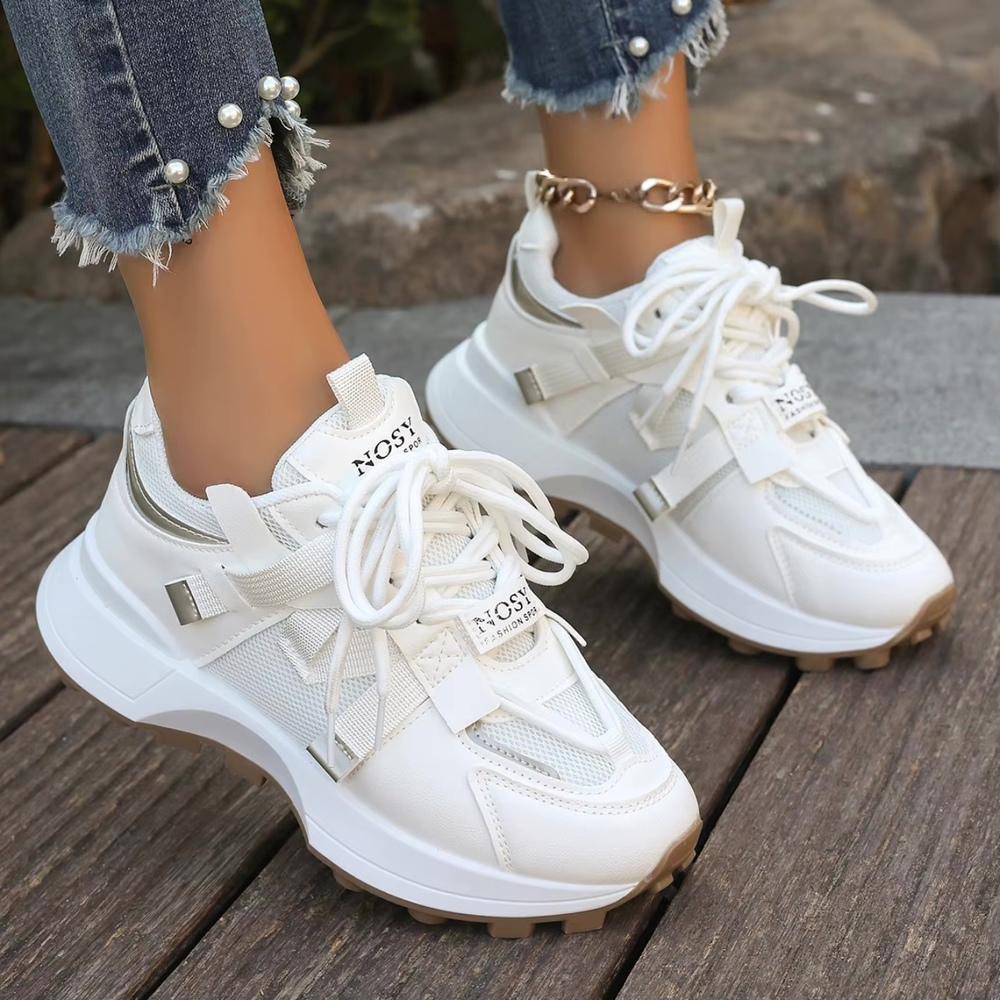 Julia UrbanFlex Sneaker™ – Ihr stilvoller Begleiter für jeden Tag
