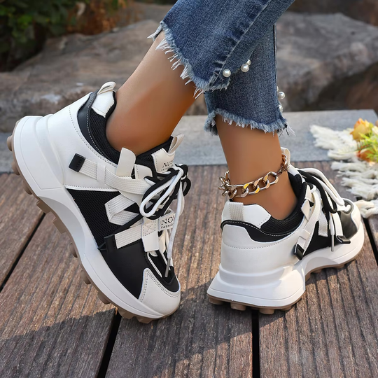 Julia UrbanFlex Sneaker™ – Ihr stilvoller Begleiter für jeden Tag