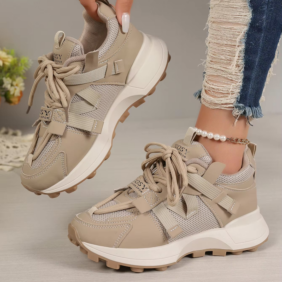 Julia UrbanFlex Sneaker™ – Ihr stilvoller Begleiter für jeden Tag