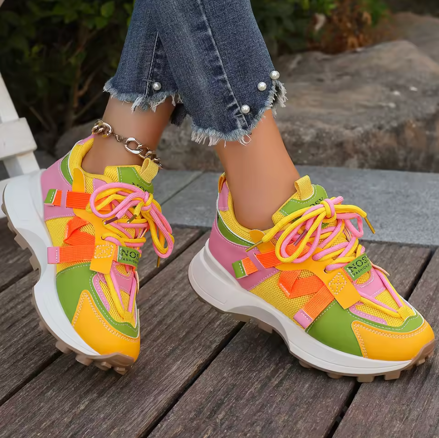 Julia UrbanFlex Sneaker™ – Ihr stilvoller Begleiter für jeden Tag