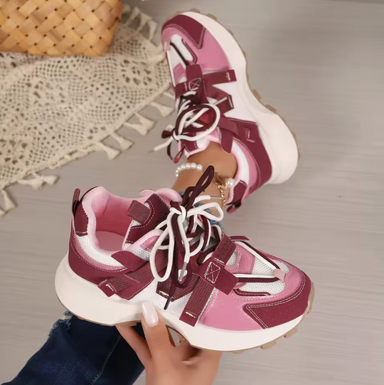 Julia UrbanFlex Sneaker™ – Ihr stilvoller Begleiter für jeden Tag
