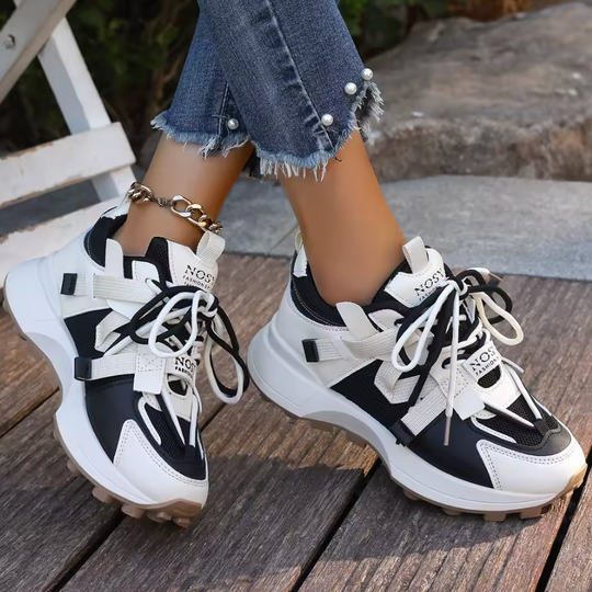 Julia UrbanFlex Sneaker™ – Ihr stilvoller Begleiter für jeden Tag